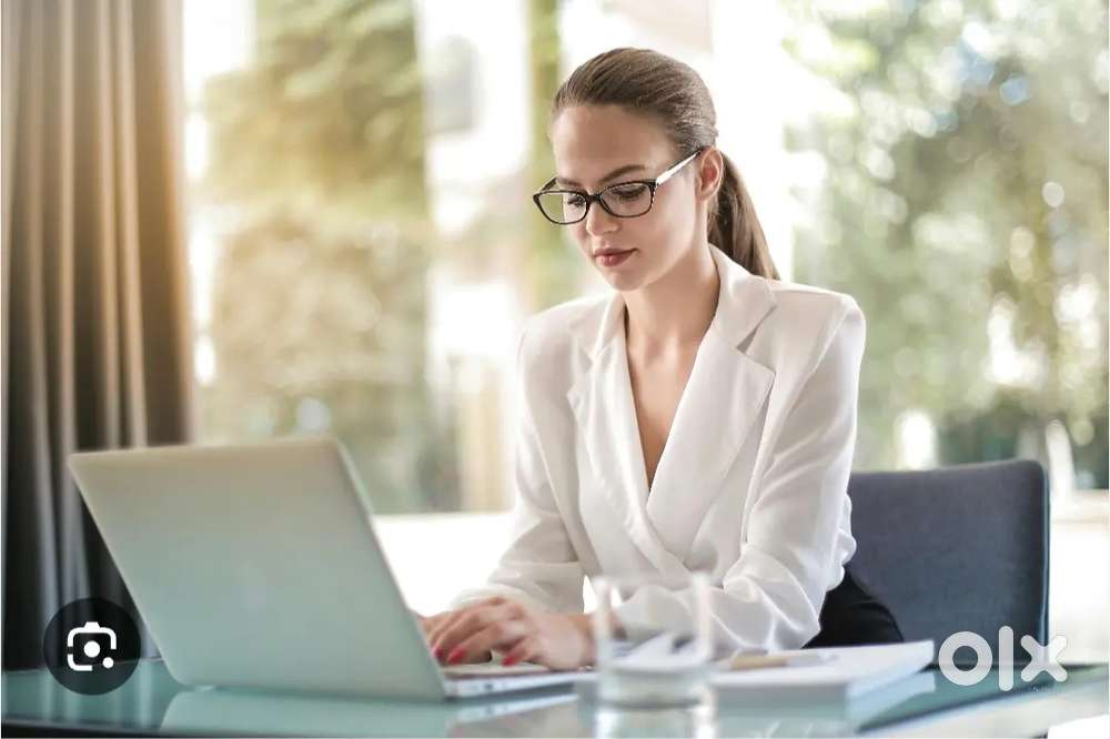 Vehicle insurance office, Lady candidate only