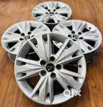 Crysta 17 inch diamond cut OEM alloy wheels set of four light used