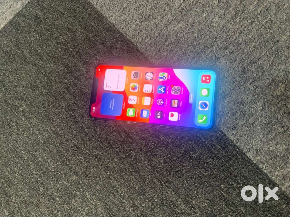 Apple iPhone XS MAX - 6.5 inch Super Retina Display - iOS 18 -Used