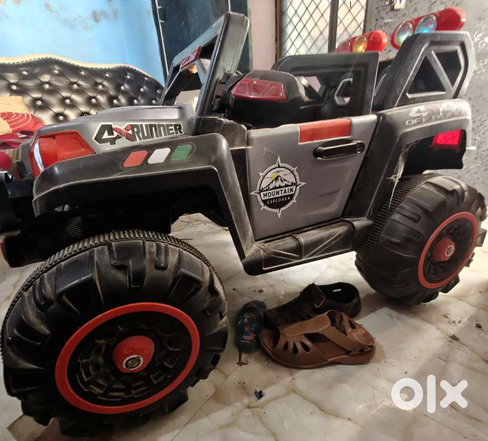 Kids battery operated car