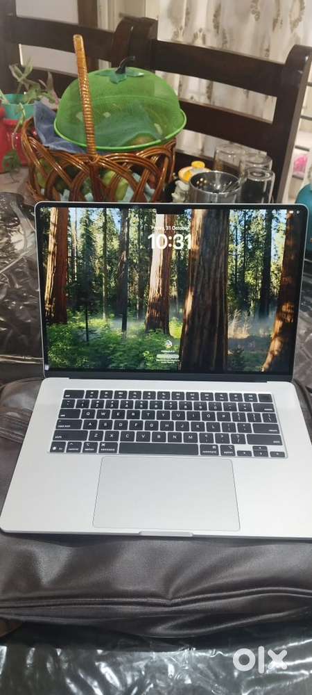 Apple MacBook Air M4 (13-inch) - 16GB RAM, 256GB SSD, Starlight
