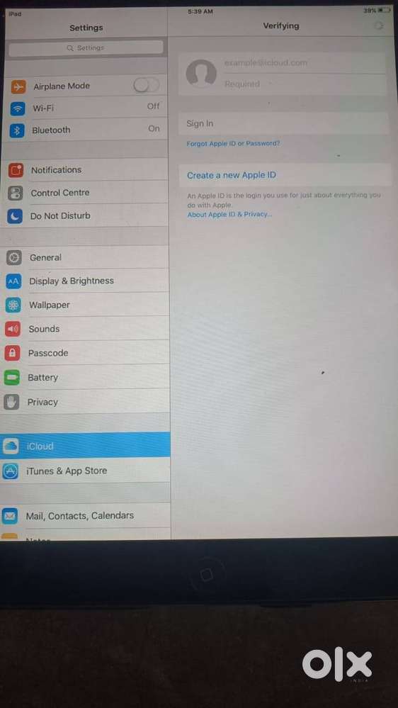Apply ipad 2,with cover and charging data cord