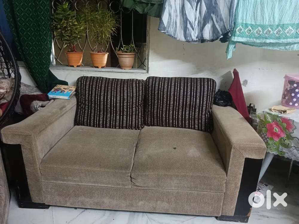 Old 2+3 Seater Sofa with 5 cushion