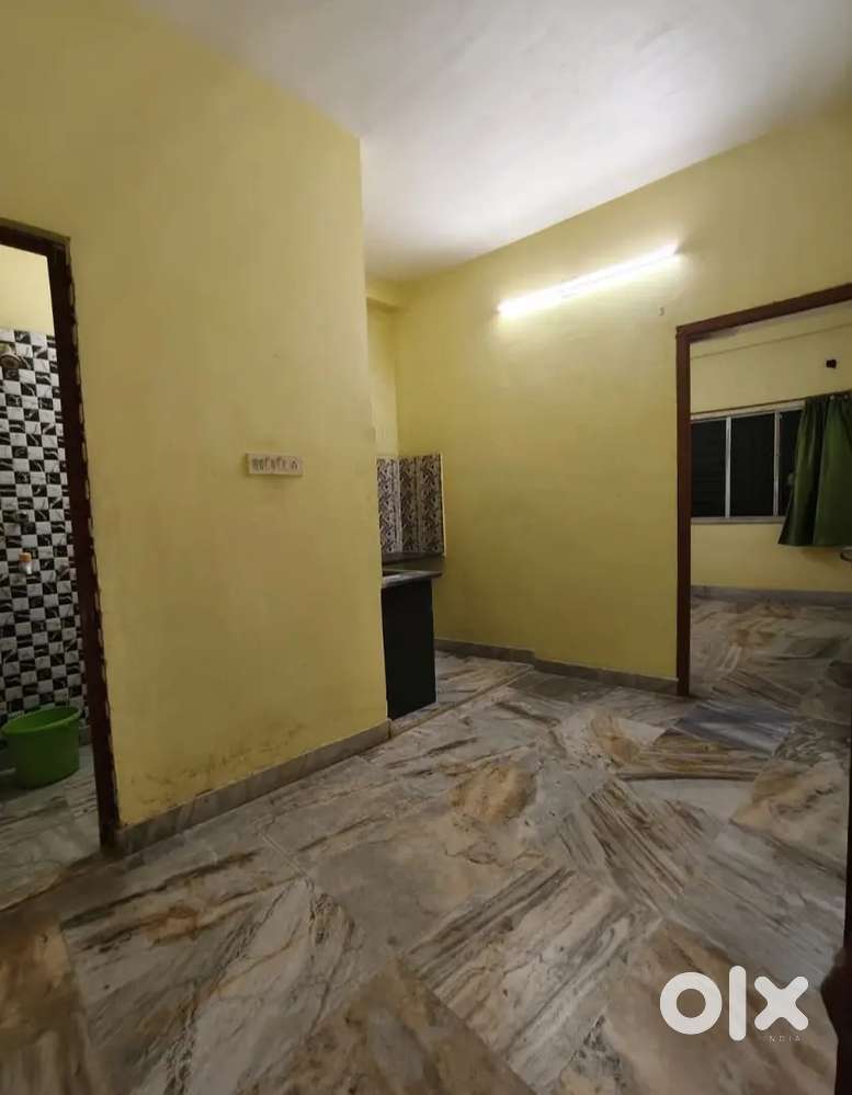 GD looking 1BHK Flat & House Available for rent Dum Dum Dum Metro.