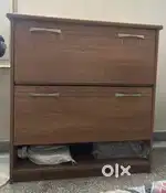 Shoe cabinet