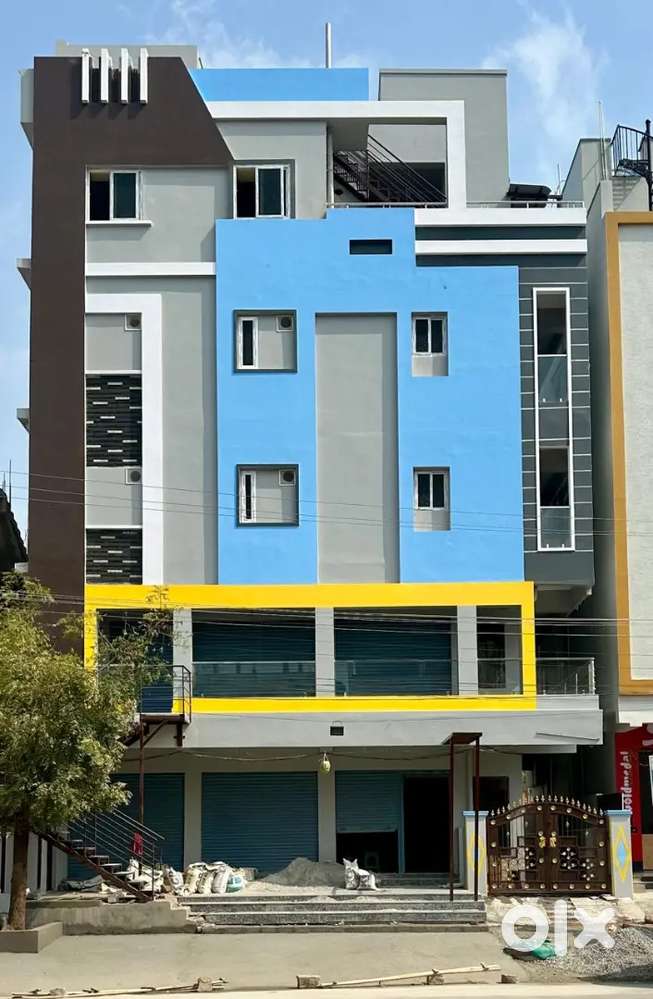 326Yds,G+3+Pent,100 fet road, 2L rents,4 Shutters,Peerzadiguda main rd