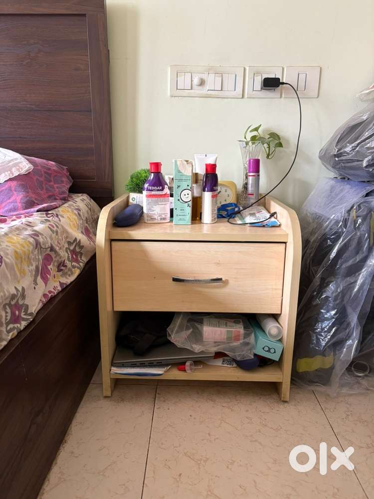 Bed side table