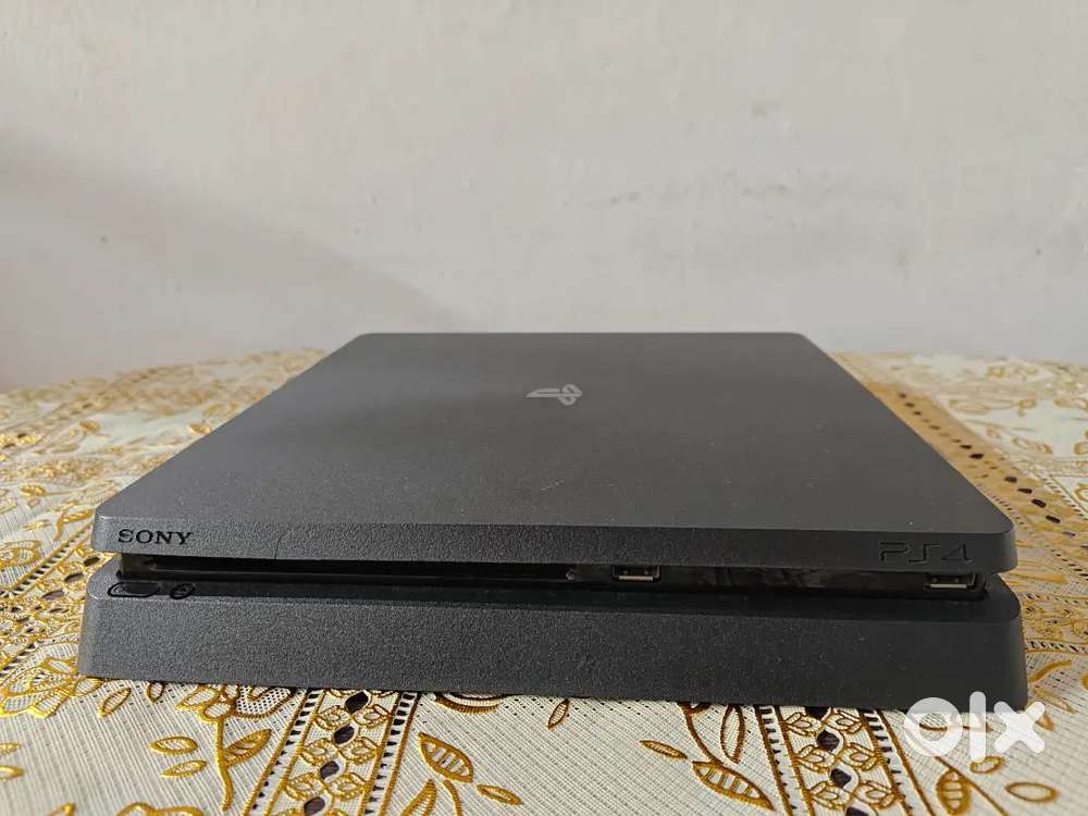 PlayStation 4 slim 500 gb