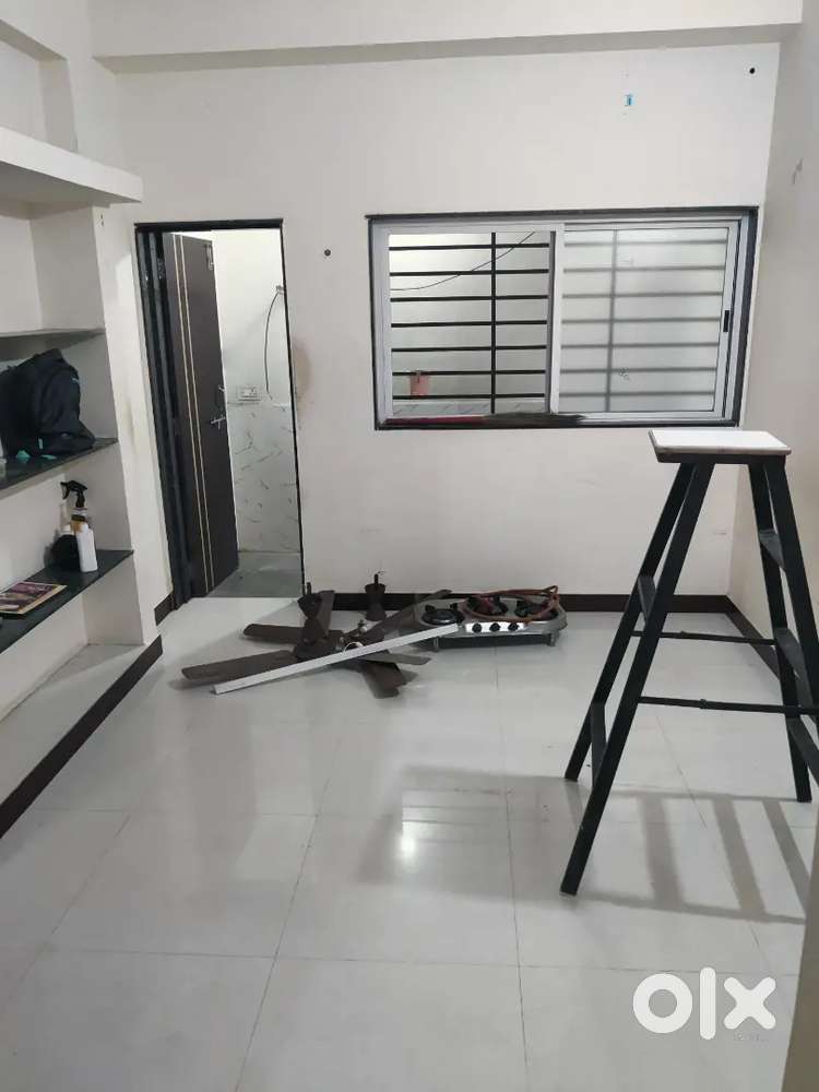 એક રૂમ રસોડું ભાડે દેવાનું છે
