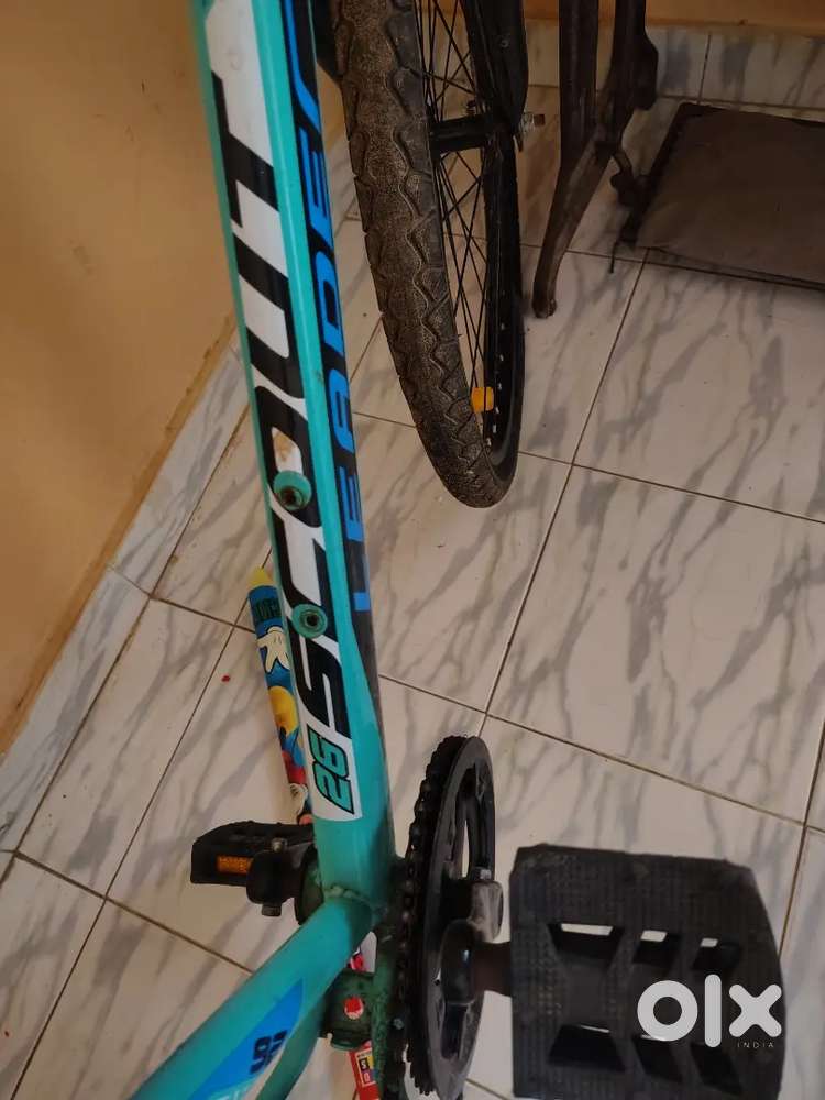 న్యూ సైకిల్ విత్ బాక్స్