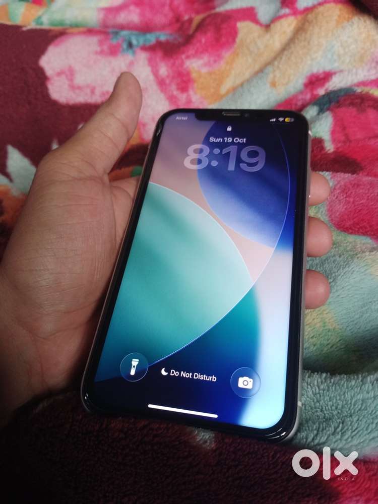 Iphone 11 (white/64)