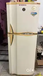Kelvinator double door fridge 230lt