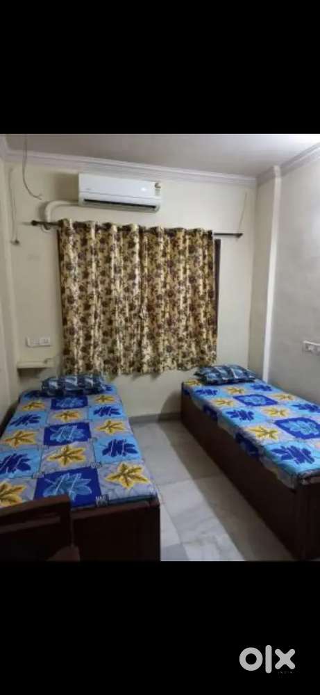 PG/HOSTEL FOR BOYS ON RENT AT HAZRATGANJ