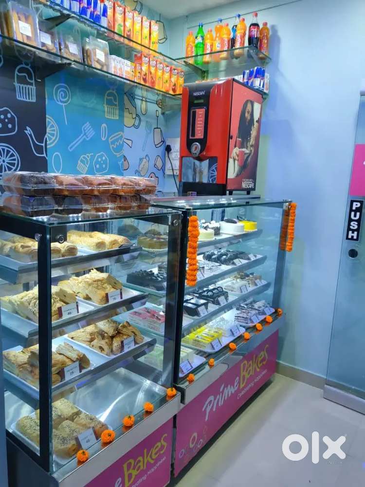 Cake display counter