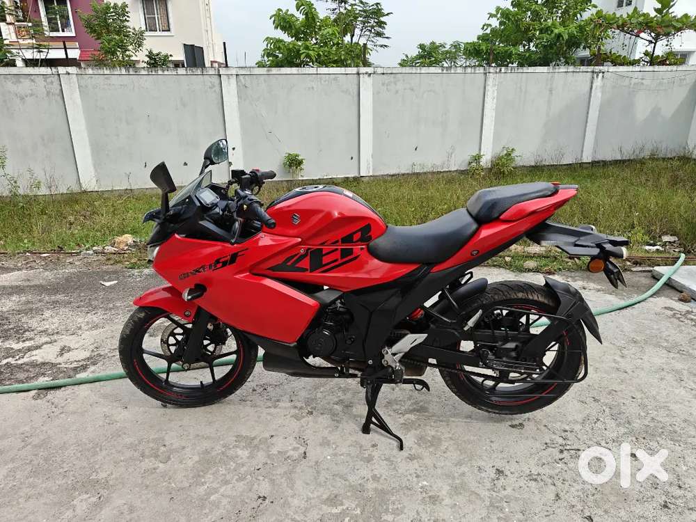 Suzuki Gixxer SF150 Red 2021 model