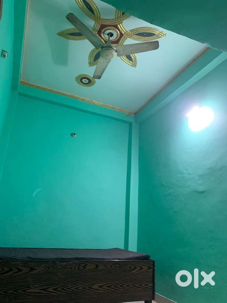 Rent home in Gaur chowk