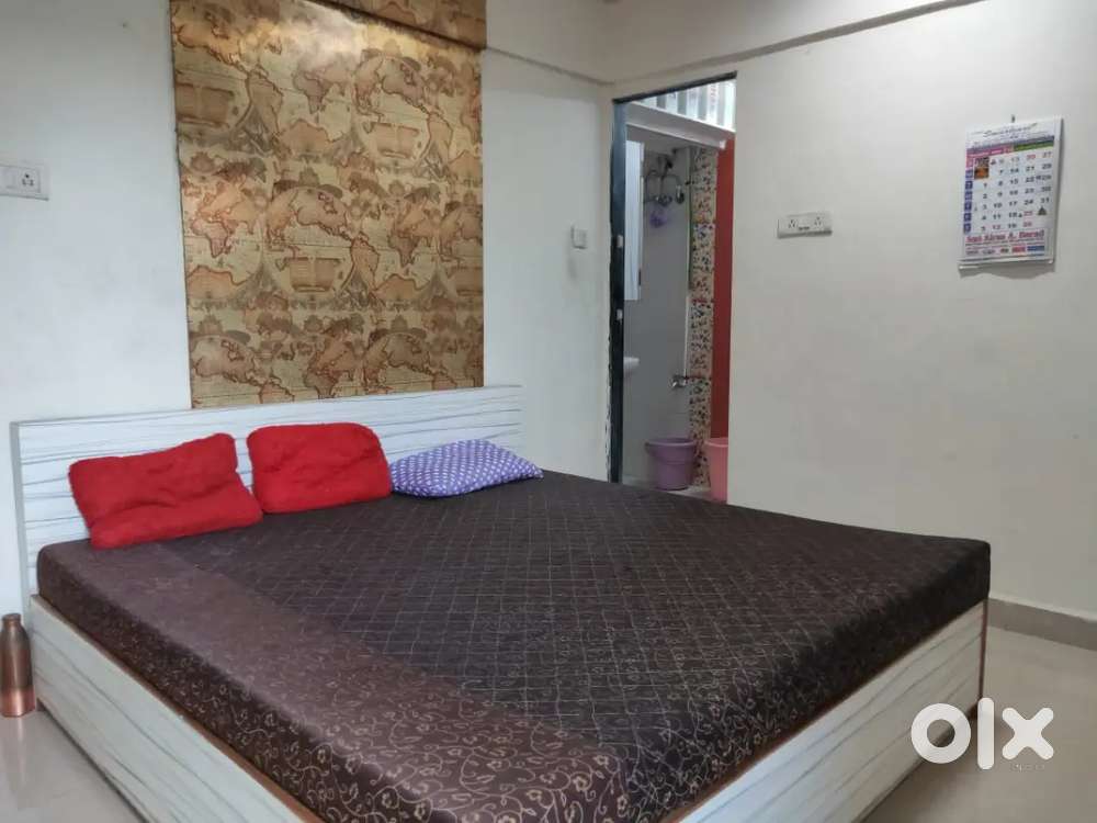 1 BHK SEMI FURNISHED FLAT ON RENT 10 MINUTES FROM THANE STATION WEST