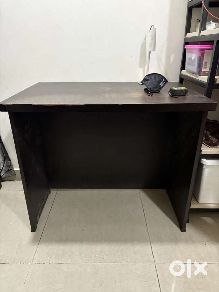 Computer Tables Black Color