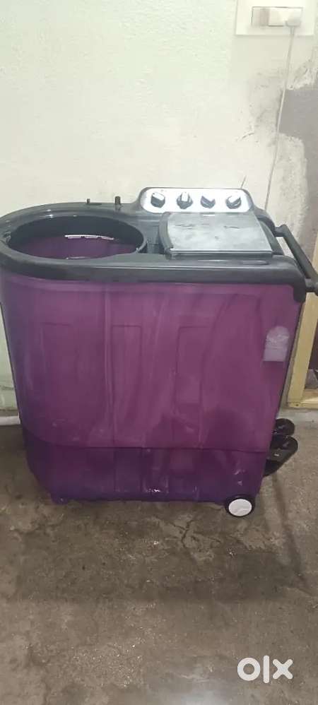 Semi automatic washing machine