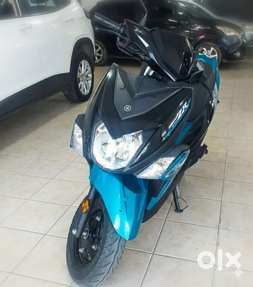 Rayzr Scooty Very Good Condition like New... New tyre and battery