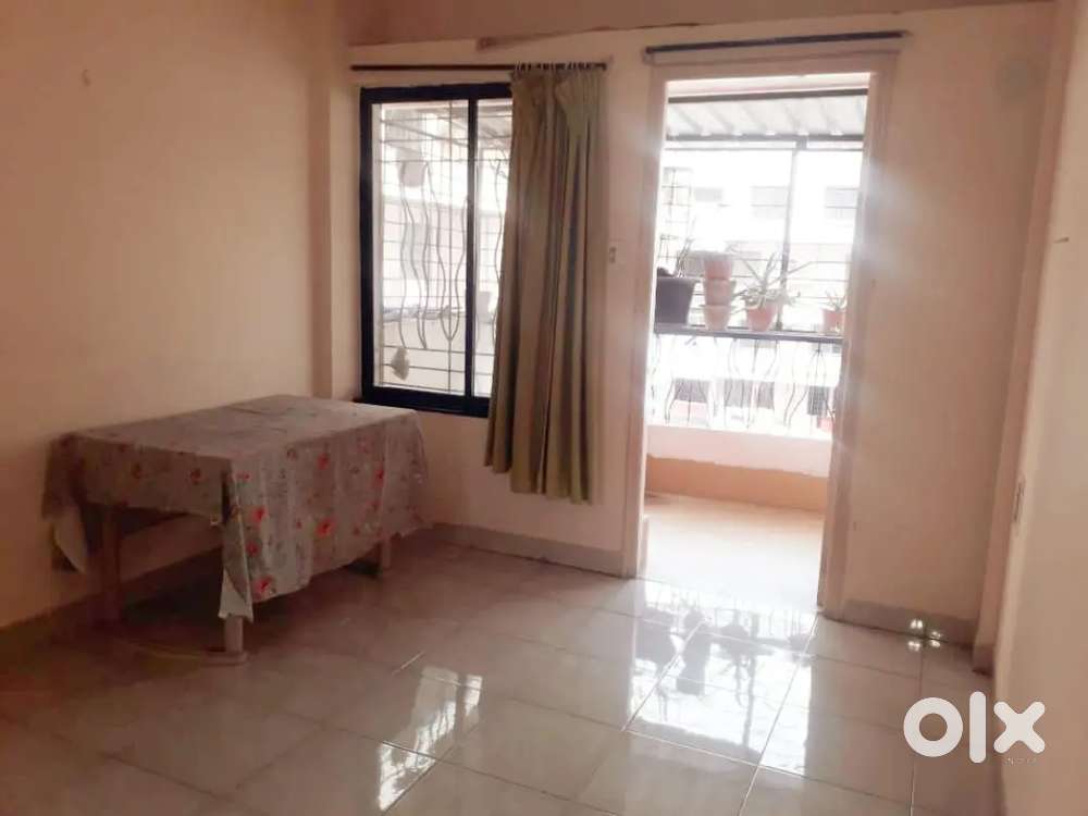 2BHK Flat for rent avaliable on B T Kawade road immdiately