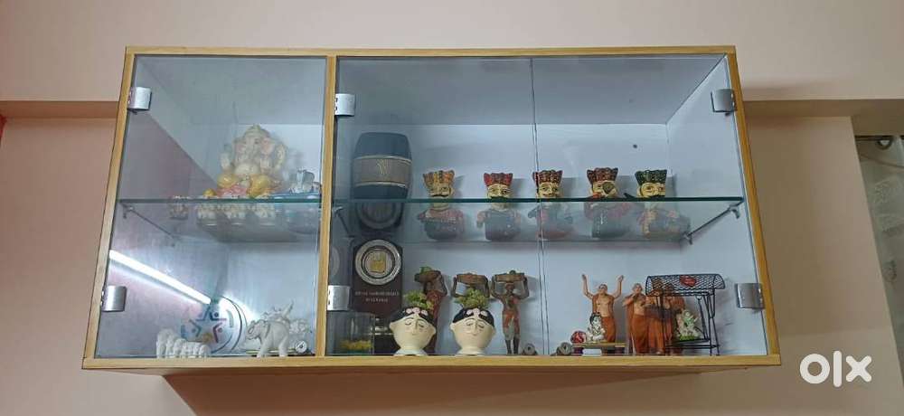 WOOD AND GLASS SHOW CASE (EMPTY)