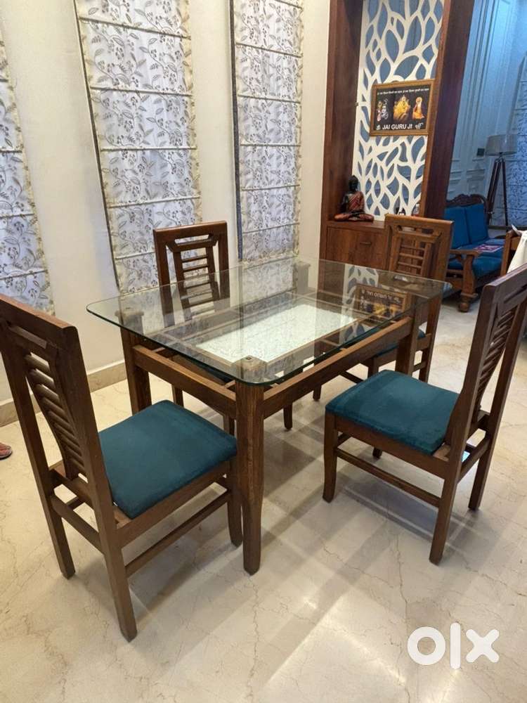 Dinning table