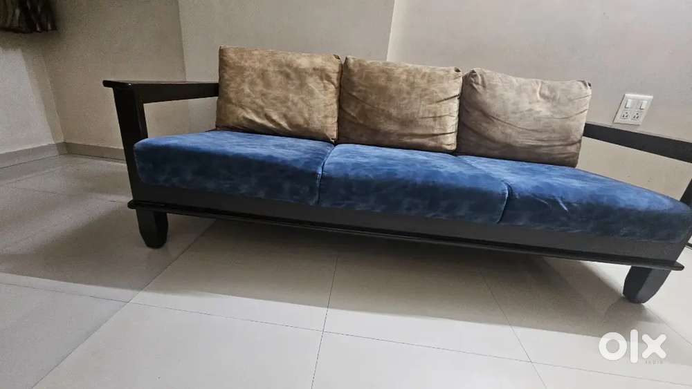 Saag wood Sofa