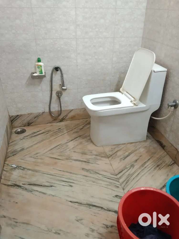 3 BHK FLAT WITH GARAGE FOR SALE