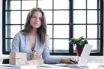 Female personal secretary ps job