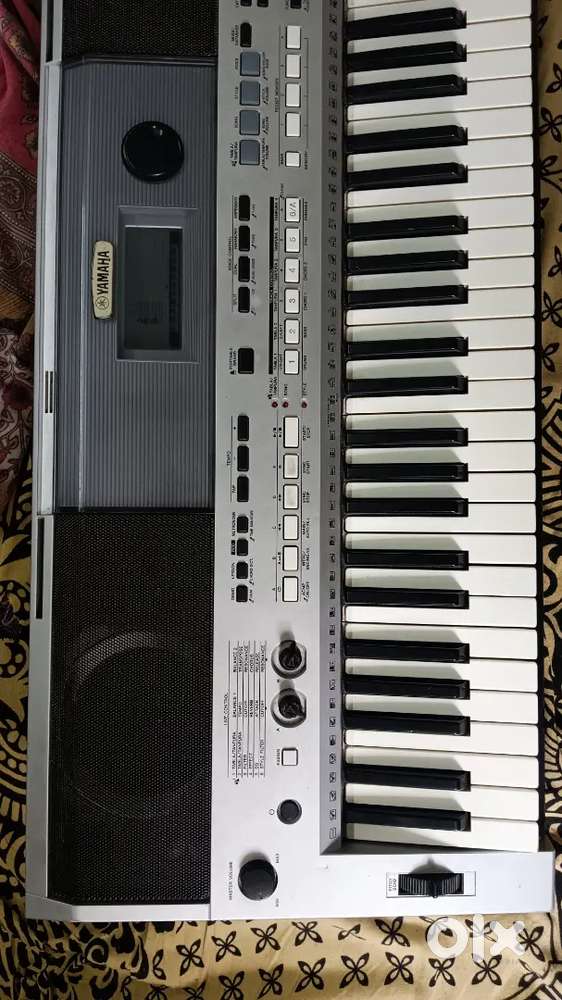 Yamaha PSR I455