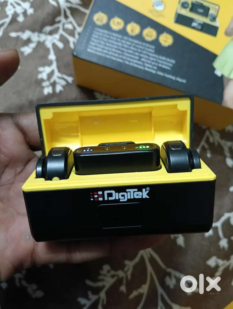 Digitek (DWM-116) 2-in-1 Wireless Microphone