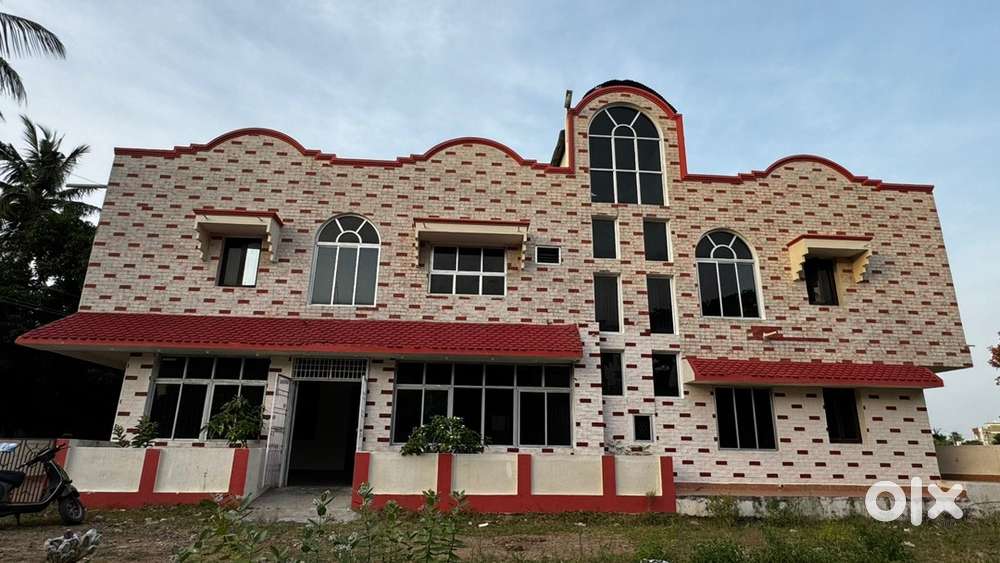 Mansion with 28 room attached bathroom