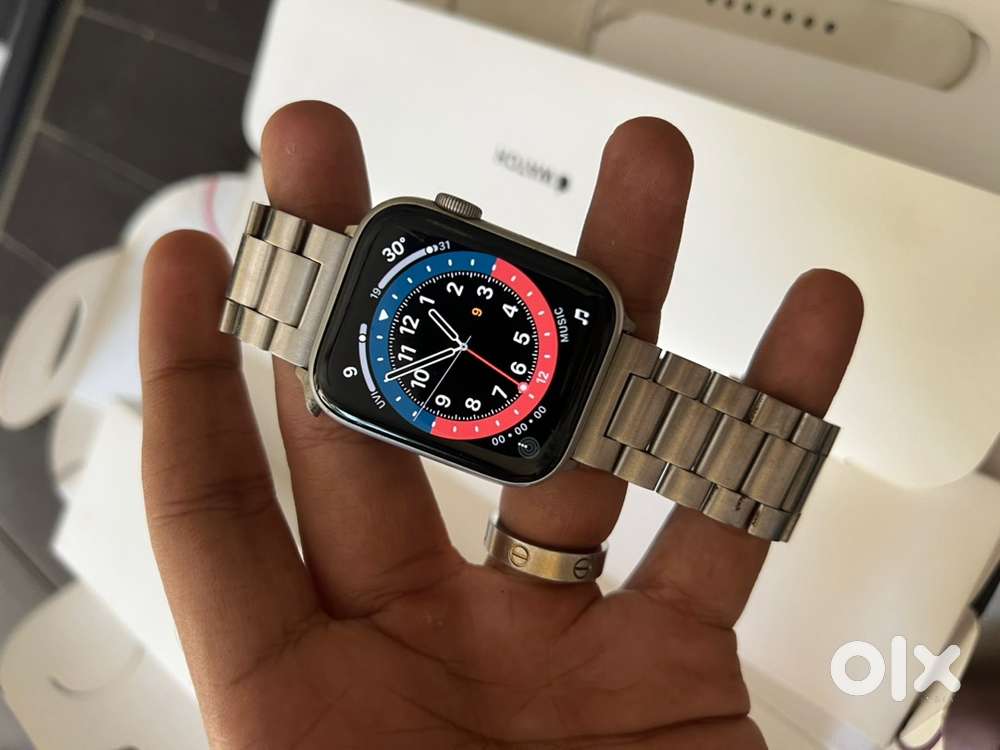 Apple watch series 5 44mm wifi with original accessories