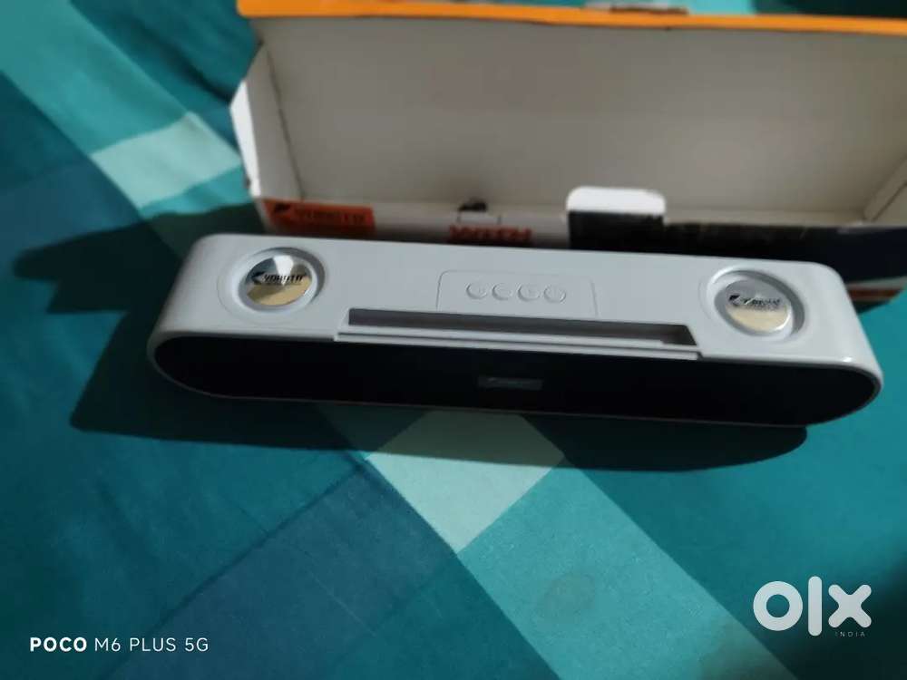 Yoroto Bluetooth soundbar with heavy bass