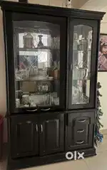 Selling my Crockery shelf in absolute good condition