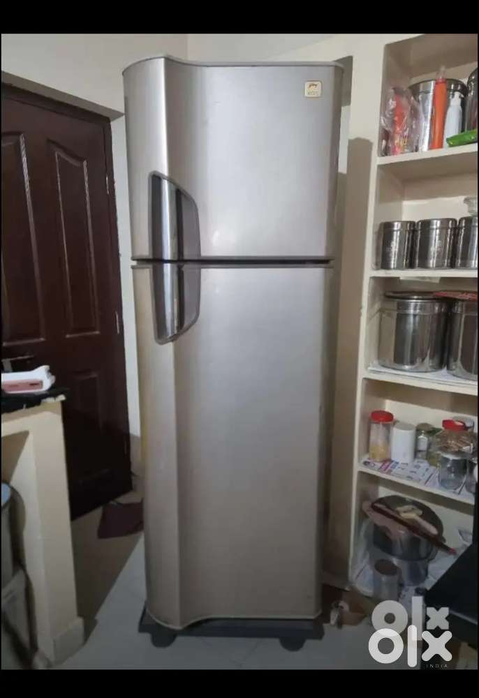 Godrej Eon 305l double door Fridge