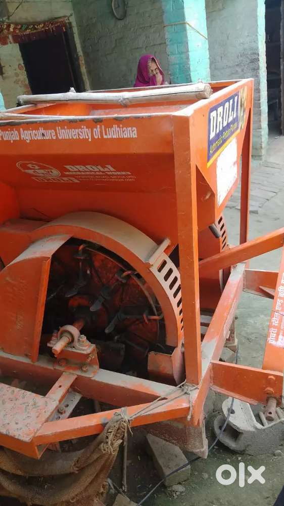 आलू मशीन ऑटोमैटिक कोई कमी नहीं है  पैसे की अति आवश्यकता है