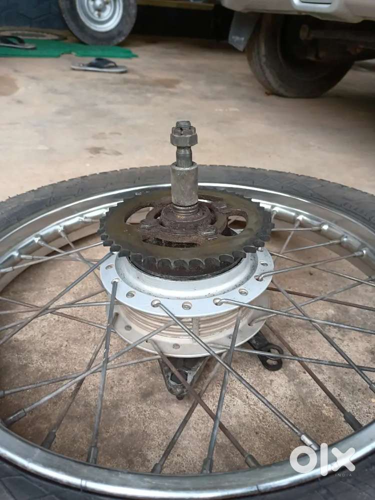 Yamaha crux rear 18 inch wheel