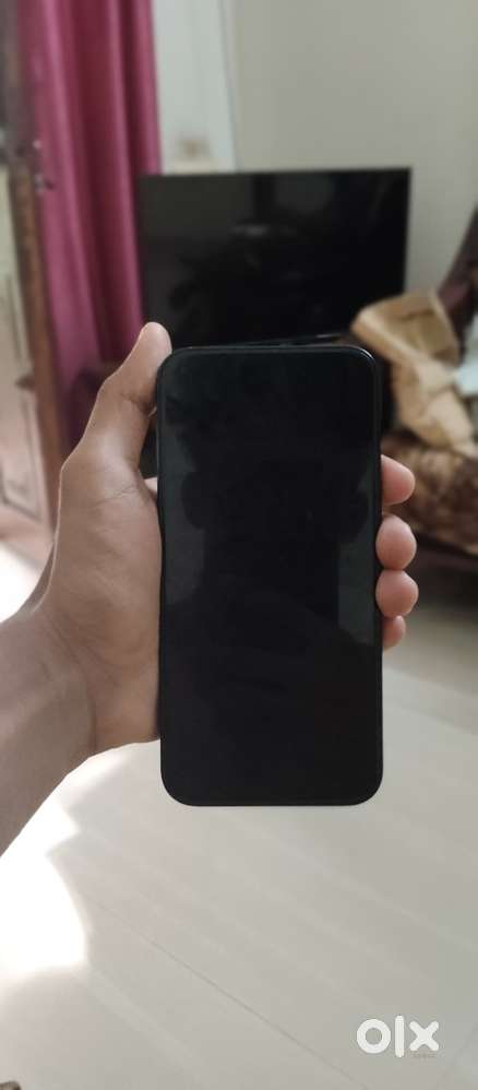 I phone 13 128gb battery 86% urgent sale
