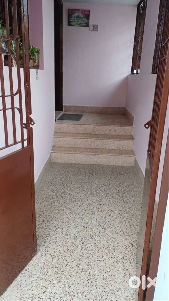 Newly painted house for rent in Ezhil nagar Iyerbungalow Madurai