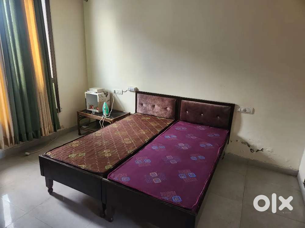 1 room  is available