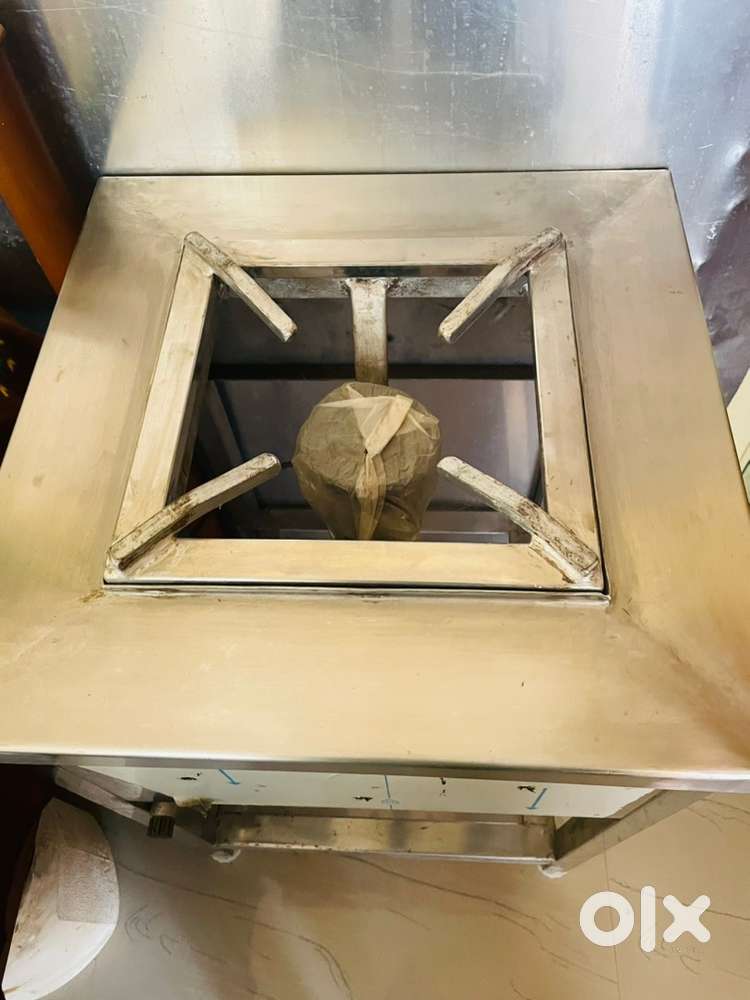 STOVE FOR HOTEL OR HOUSE KITCHEN