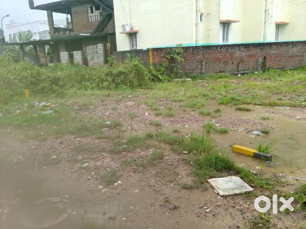 Land for sale in redhills near petrol bunk
