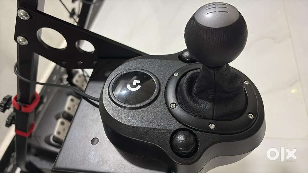 WITH SHIFTER - Logitech G923 Steering Wheel PC, XBOX ONE/Series X/S