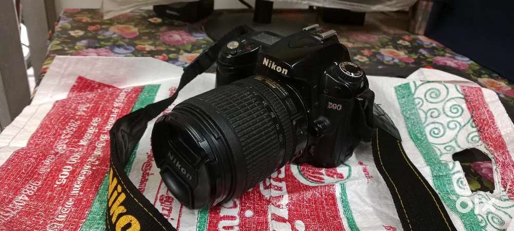 Nikon D90 and D40X above D90 -16,000