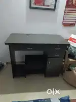 Computer table