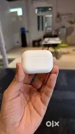 Apple AirPods Pro 2 with ANC (Lightning port)- mint condition