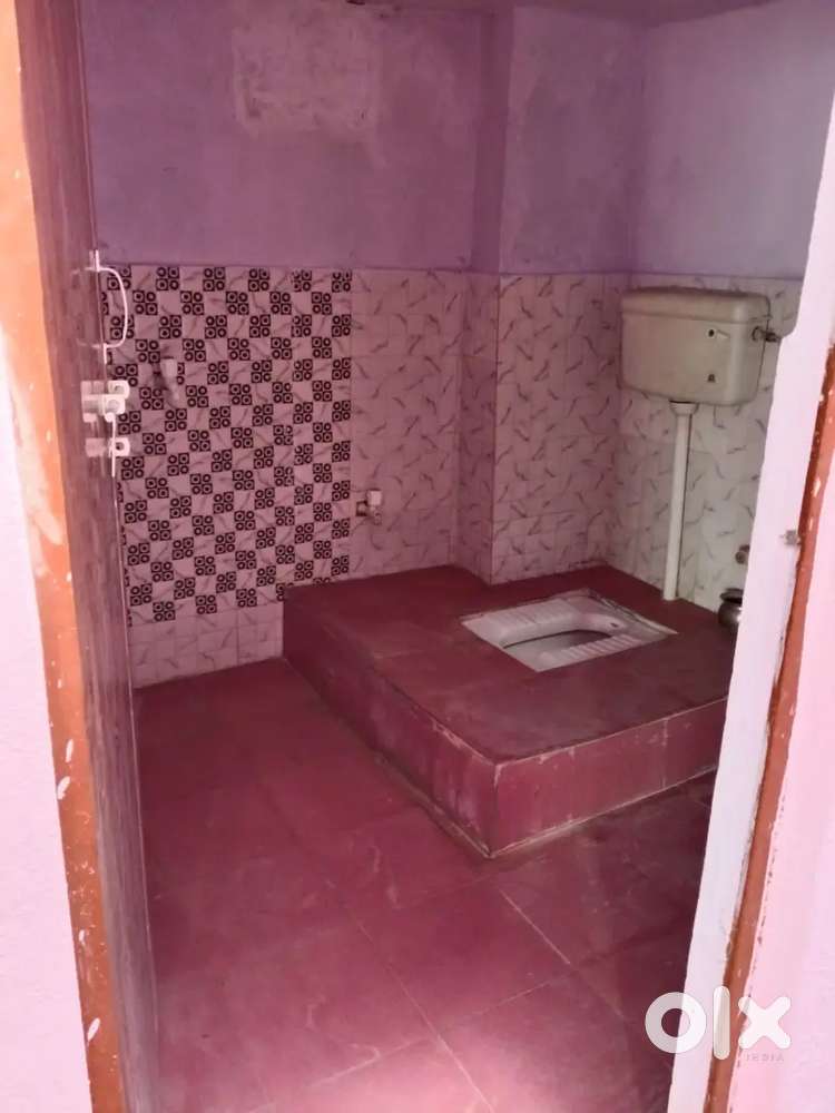 2 room set available for rent
