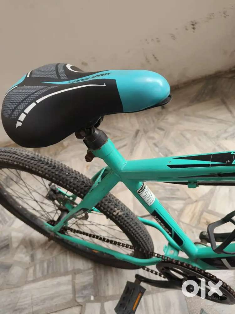 A one brand cycle with two dis brake not even so much used